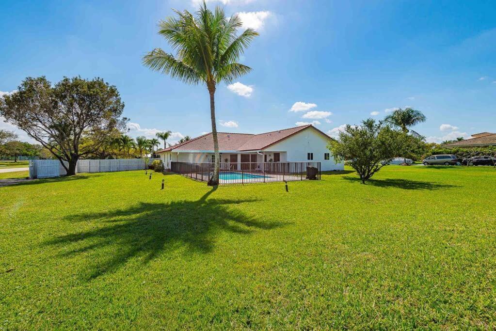 4/3.5 House With Pool- Boynton Beach, Fl. Hébergement de vacances Boynton Beach