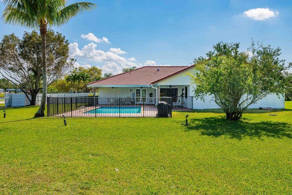 4/3.5 House With Pool- Boynton Beach, Fl. Boynton Beach